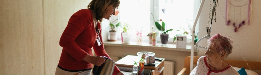 auf Anfrage (Vollzeit): Die vermittelten Kenntnisse sind erforderlich, um als zusätzliche Betreuungskraft in Pflegeeinrichtungen sowie in Einrichtungen für Menschen mit körperlicher Beeinträchtigung, geistiger Behinderung oder psychischen Erkrankungen arbeiten zu können.